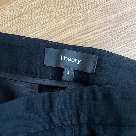 Theory Laleenka Admiral Crepe black cropped flare leg pant. Size 8 - Picture 4 of 7